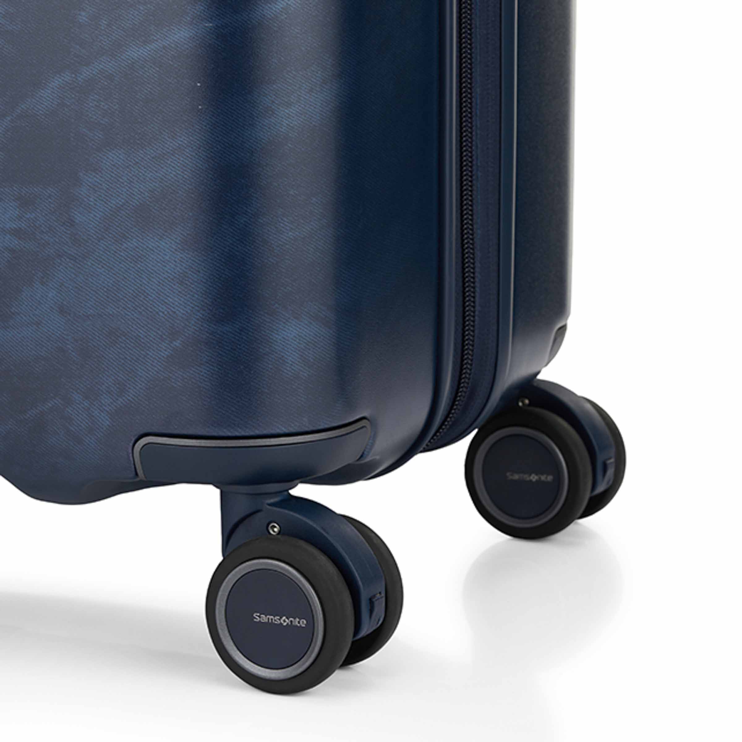 EVOA Z 28吋 可擴充行李箱