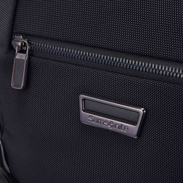 URBAN-EYE DLX 15.6吋雙口袋筆電後背包